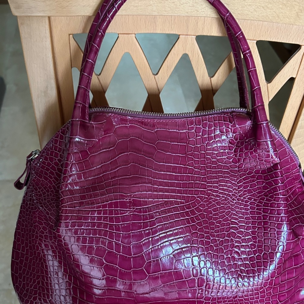 Fuchsia Leather Purse by Donna Dixon, Medium Size, Metal zipper, Brand New - Picture 5 of 16